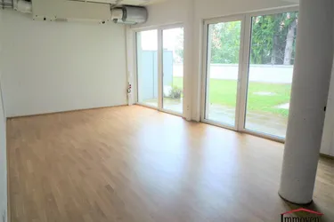 Geräumige Bürofläche (auch teilbar) mit Terrasse und Klimaanlage in zentraler Lage!