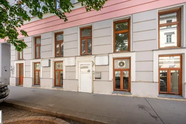 sanierungsbedürftiges Geschäftslokal im Souterrain – 72 m² Nutzfläche im Altbau mit straßenseitigem Zugang