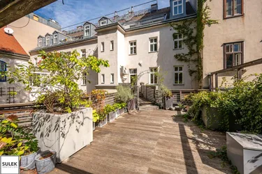 Großzügiges, saniertes Büro mit Innenhofterrasse - Rarität in der Wehrgasse - nahe Innenstadt &amp; U4