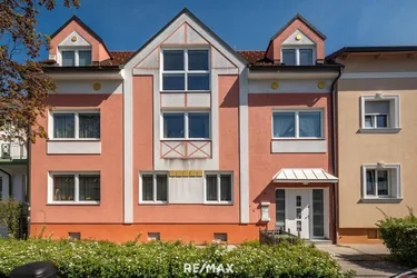 Mehr Platz zum Leben &amp; Arbeiten! Gediegenes Ambiente | Garten | Sauna | Infrarotkabine | Solarium | Whirlpool