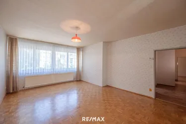 3 ZIMMER | KLEINE LOGGIA | SANIERUNGSBEDARF