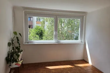 Ruhige helle 3-Zimmer Wohnung (rd. 62,14 m2) mit Blick in grünen Innenhof