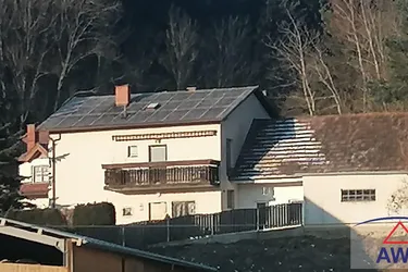 Expose Gelegenheit: Älteres Haus zum Top-Preis!