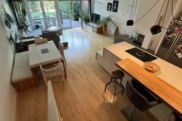 TOP ! Koffer packen und einziehen - große, moderne und geschmackvoll möblierte 6-Zi Wohnung in schöner Lage !