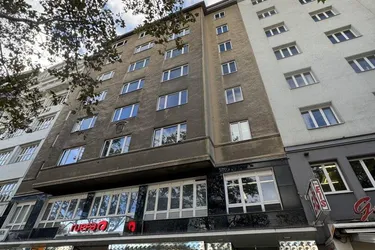 Schwedenplatz ! Geräumige kleine Wohnung in bester Lage !!