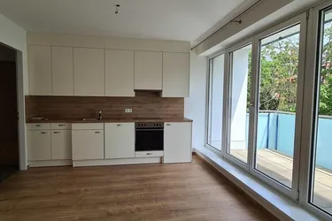 Helle 2 Zimmer Terrassenwohnung