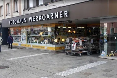 Weithin bekannter Standort - Mitten am Kaiser-Josef-Platz - Ideal für Handel oder Dienstleister