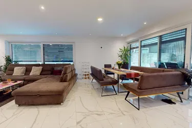 NEUER PREIS! Renoviertes Mehrfamilienhaus mit sehr viel Nutzfläche zu verkaufen!