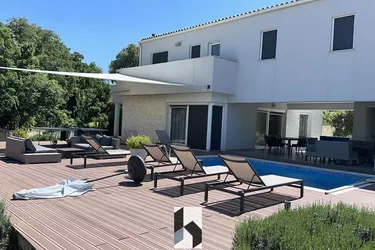 Stilvolles Refugium im Grünen * 10 min zum Strand zu verkaufen!