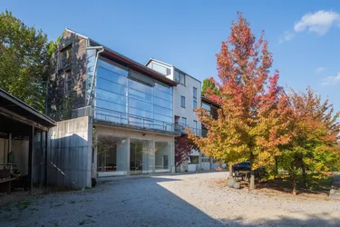 Vielseitiges Gewerbe- u. Bürogebäude mit exkl. Nutzungsmix auf über 5.256 m² Grundstück in Sierning