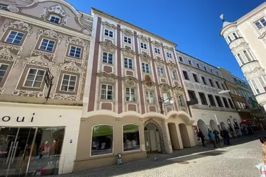 Historische Immobilie mit vielseitigen Nutzungsmöglichkeiten am Stadtplatz Steyr
