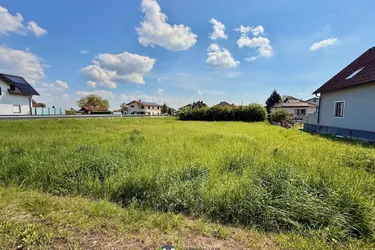 Ebenes Baugrundstück am Stadtrand!