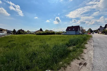 Baugrundstück, eben und Waldnah