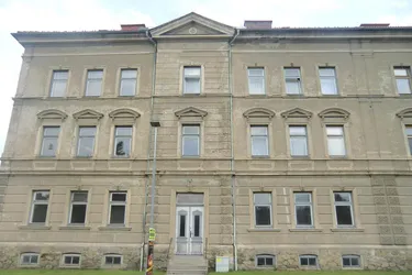 KNITTTELFELD: Gepflegte Erdgeschosswohnung mit Gemeinschaftsgarten!