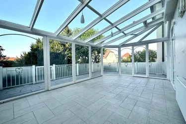 Wohnen mit Wintergarten + Terrasse + Garten + Garage