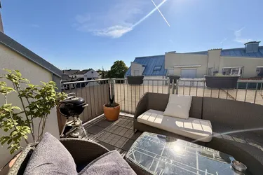 Lichtdurchflutete Dachgeschoßwohnung mit sonniger Terrasse