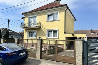 Gut geschnittenes, helles Einfamilienhaus in ruhiger Wohnlage mit Garten