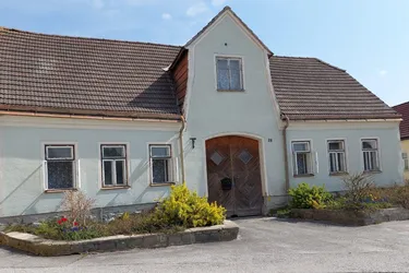 Expose Bauernhof mit vielen Nebengebäuden!