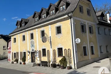 WIE DAMALS! Uriger Charm in altösterreichischem Gasthof in wunderschöner Zentrumslage! Anlageobjekt, Vermietet!