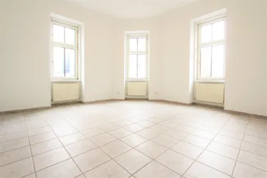 HELLE 1-ZIMMERWOHNUNG IM 15.!