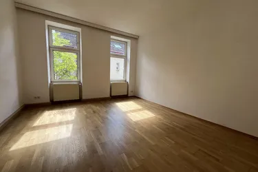 HOFSEITIGE 1-ZIMMER-WOHNUNG AM WÄHRINGER GÜRTEL 18.BEZIRK!
