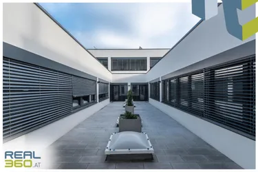 Topmodernes Büro mit Atriumfläche (Freifläche) im 1. OG und Parkplätzen - Nahe PlusCity!