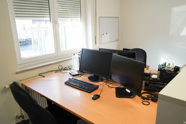 Gewerbe Halle und Büro zu mieten in Villach.