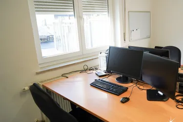 Gewerbe Halle und Büro zu mieten in Villach.