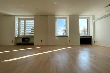 Ihr Büro mit Weitblick – Stilvolles Arbeiten direkt am Bahnhofsplatz Mödling!