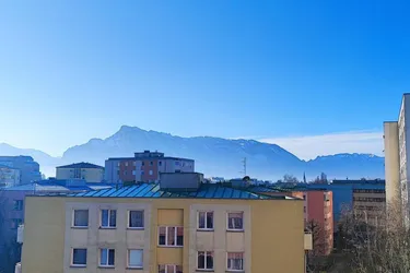 Wohnung mit Potential: Lichtdurchflutete 68m² zzgl. Loggia in ruhiger Lage