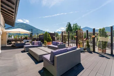 Eleganz trifft Gemütlichkeit: Exklusive Wohnung mit großzügiger Terrasse