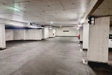Tiefgaragenplatz in modernem Neubau