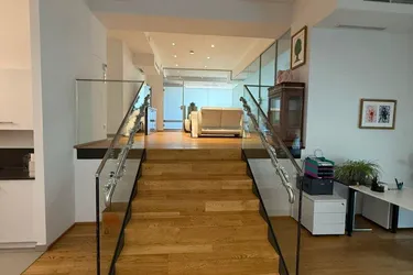 Modernes Büro in der Argentinierstraße zu vermieten