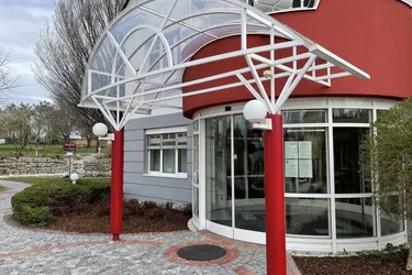 21 m²-BÜRO/ORDINATION IM BUSINESS-CENTER HIRM ++ PARKPLÄTZE
