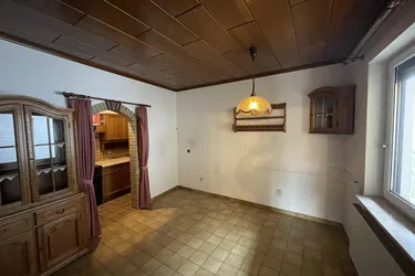 2 EINFAMILIEN-HÄUSER -- 8 ZIMMER!