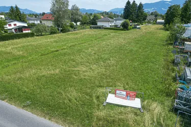 Sonniges Grundstück mit besten Anbindungen