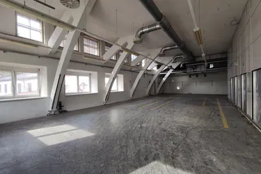 MIETE: Halle - 128m² mit Büro und Lagerfläche in Kramsach