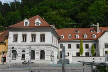 Zentrales Büro - gut erreichbar!