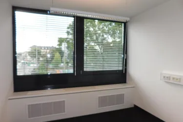 16-Zimmer-Büro in zentraler Lage