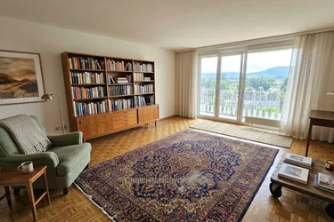Großzügige, sonnnige, gemütiche 3-Zimmerwohnung mit Fernblick, 2 Balkone - nahe Mur-Radweg und Zentrum