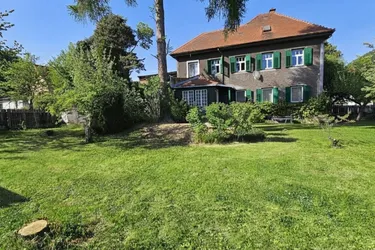 Zentral gelegen, sonnig, großzügiges Grundstück, Haus erweiterbar (auch als Bauprojekt geeignet), sehr gute Infrastruktur