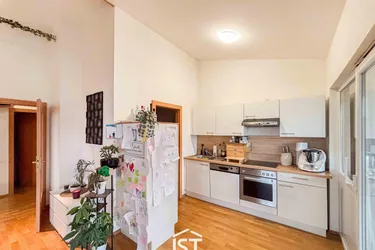Altheim - Helle 2-Zimmer-Wohnung mit hohen Decken und Loggia