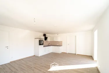 St. Veit i. I . - Helle 2-Zimmer-Wohnung im OG mit Balkon