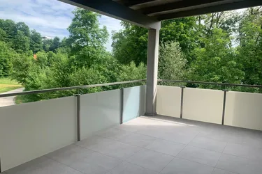Erstbezug: exklusive Maisonette-Wohnung mit großzügigem Balkon in Grünlage