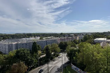 Panoramawohnung in Linz‑ Kleinmünchen, 2 Loggien, Lift &amp; Garage und eine Aussicht, die man selten bekommt