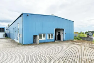 Kalthalle mit großer Freifläche