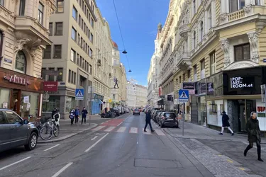 Moderner City-Altbau! - Nähe Hoher Markt - Top Ausstattung! - Klimatisiert!