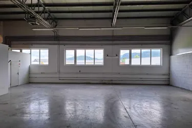 HALLEN FÜR GEWERBEBETRIEBE VON 280 BIS 680 m² IN EBENTHAL ZU MIETEN!
