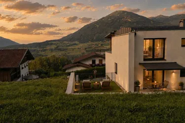 Ein Ort zum Ankommen – Apartment mit Sonnenterrasse und Garten in beeindruckendem Bergpanorama