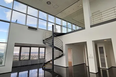 Exquisite 1297 m2 Bürofläche im 22 bis 25 Stock - ARES Tower